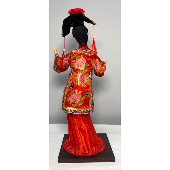 Oriental Geisha Doll In Red Silk Kimono With Floral & Butterfly Embroidery On Wo - Picture 4 of 5